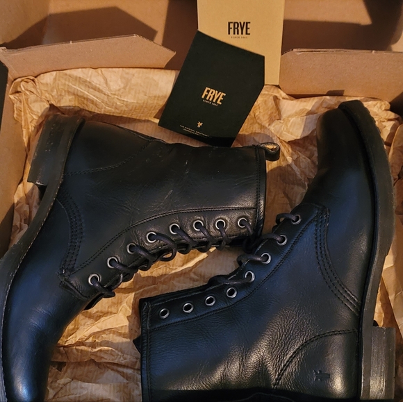 Frye Veronica Combat Boots size 7 - Picture 4 of 4